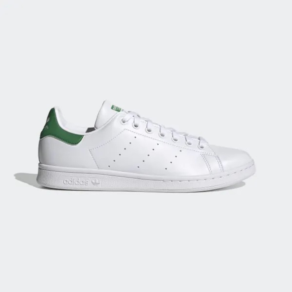 Adidas Stan smith fits 7.5 US women’s